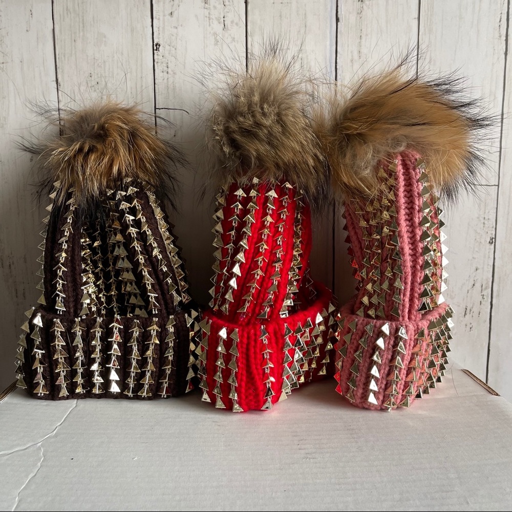 Spikes Cool Amazing Hat Winter Beanie with Pom Pom - Picture 4 of 4